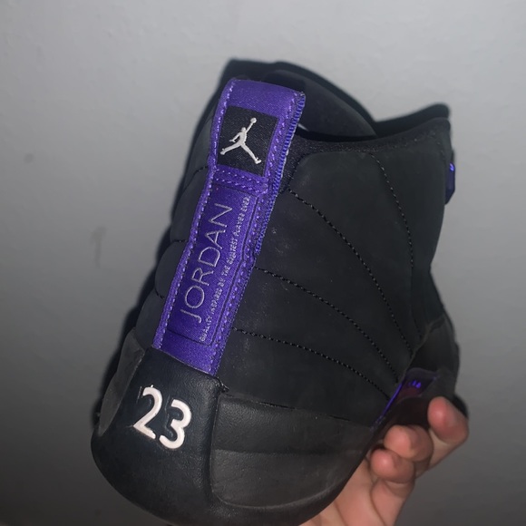 Jordan 13’s MIDNIGHT BLACK AND METALLIC PURPLE SIZE 9.5s MEN - Picture 2 of 4